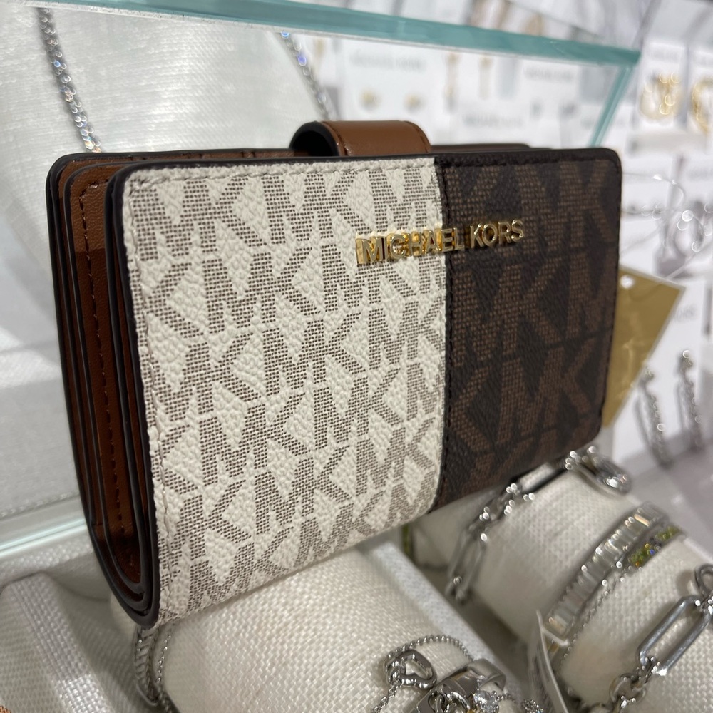 MICHAEL KORS Jet Set Medium Zip CN Two-Tone Logo Bifold Wallet
Brown Multi
NWT - Picture 2 of 16